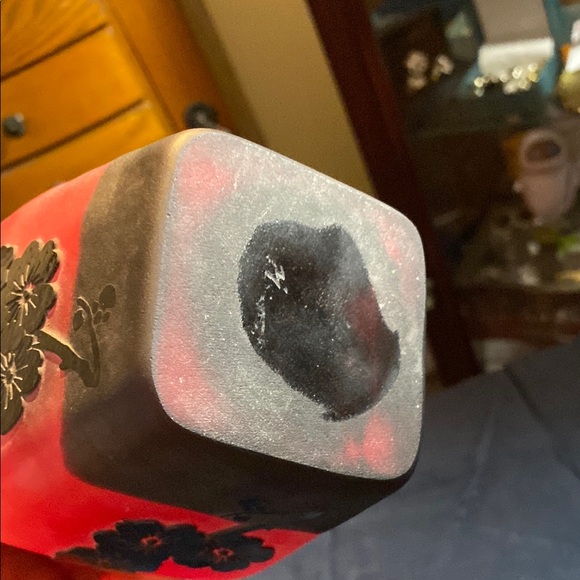 Chic Black and Red Floral Vase - Picture 5 of 7